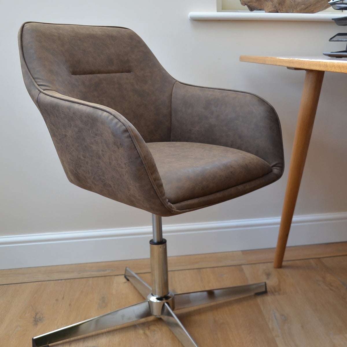 Esto Office Chair in Aged Brown Leather