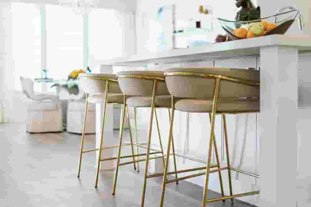 Barstools With Backs Vs Backless Barstools