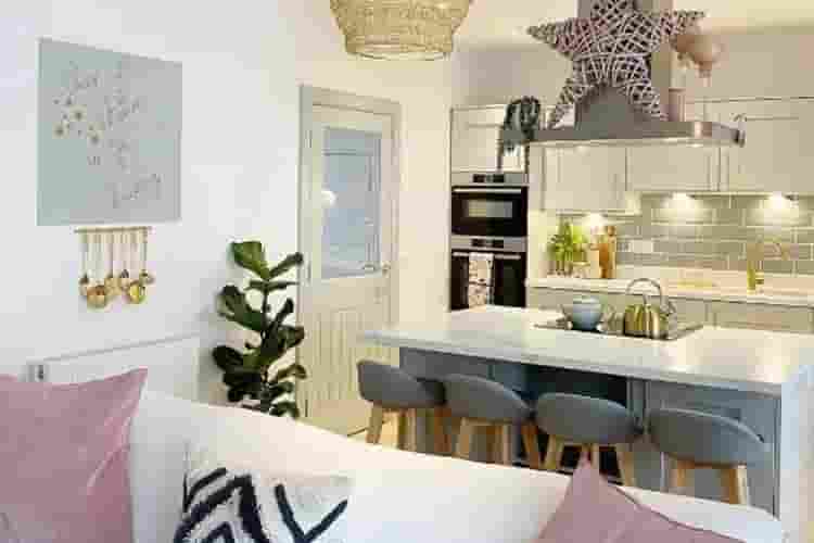 Bar stools vs counter stools – similarities and differences