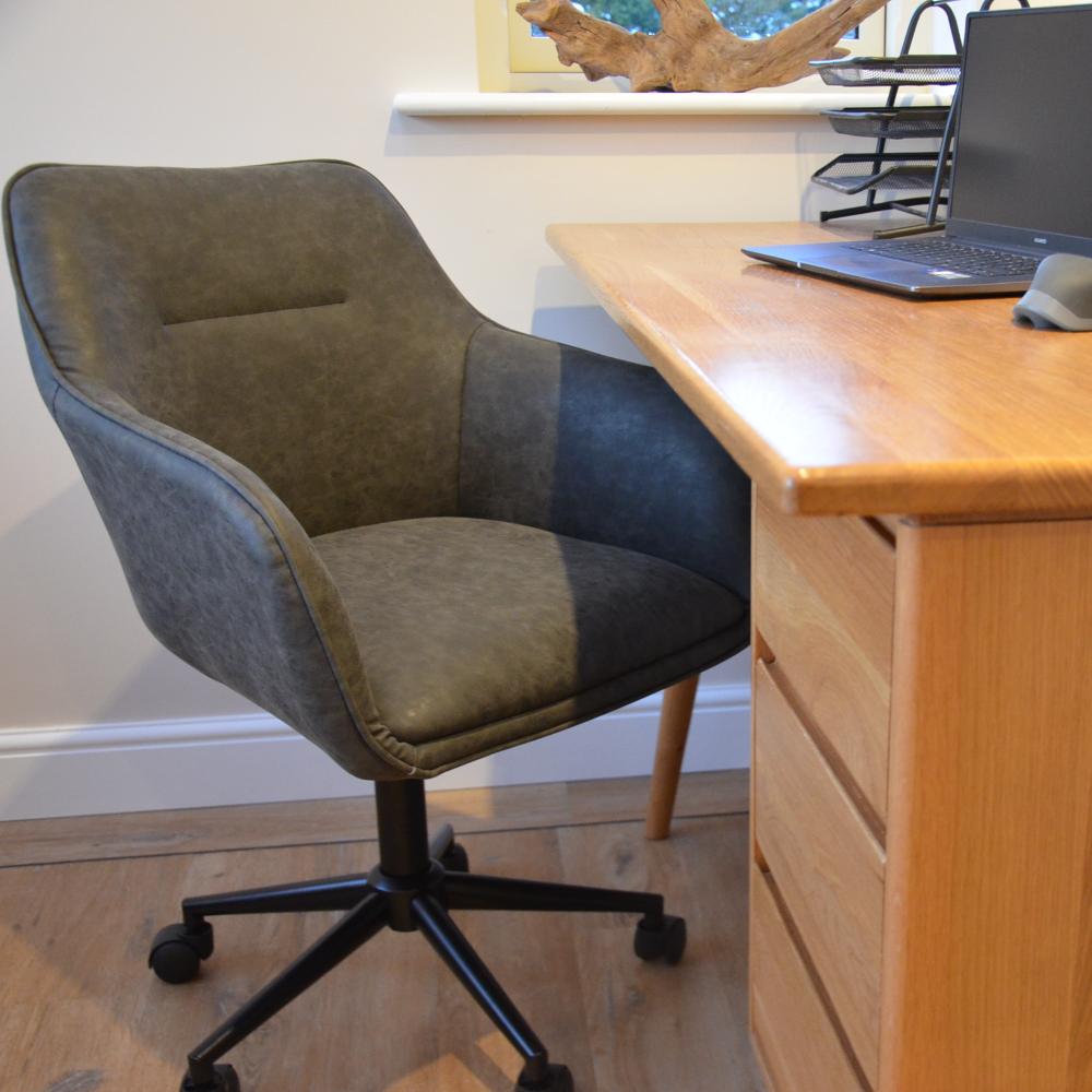Manta Vintage Grey Faux Leather Office Chair – Black Base